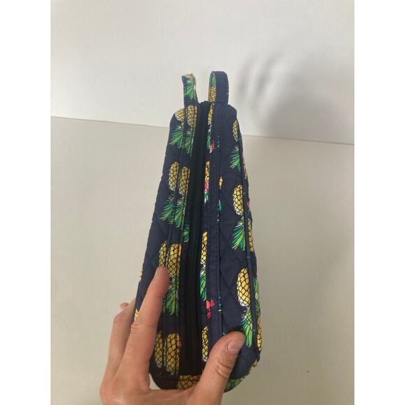 VERA BRADLEY insulated quilted lunch bag in Lighten Up Toucan Party *retired* - Picture 4 of 7